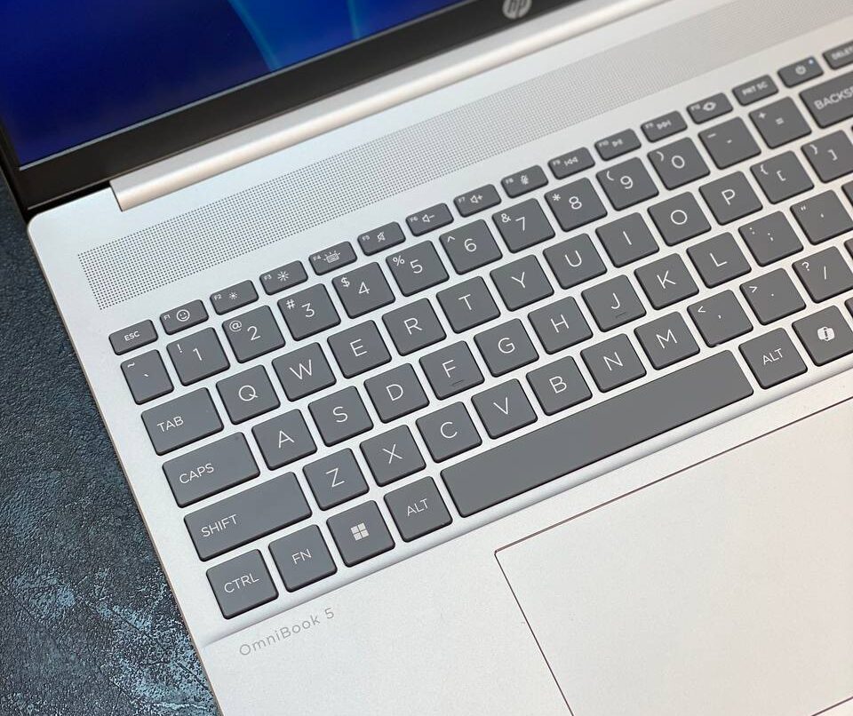 صفحه کلید و تاچ‌پد لپ تاپ HP OmniBook 5-16